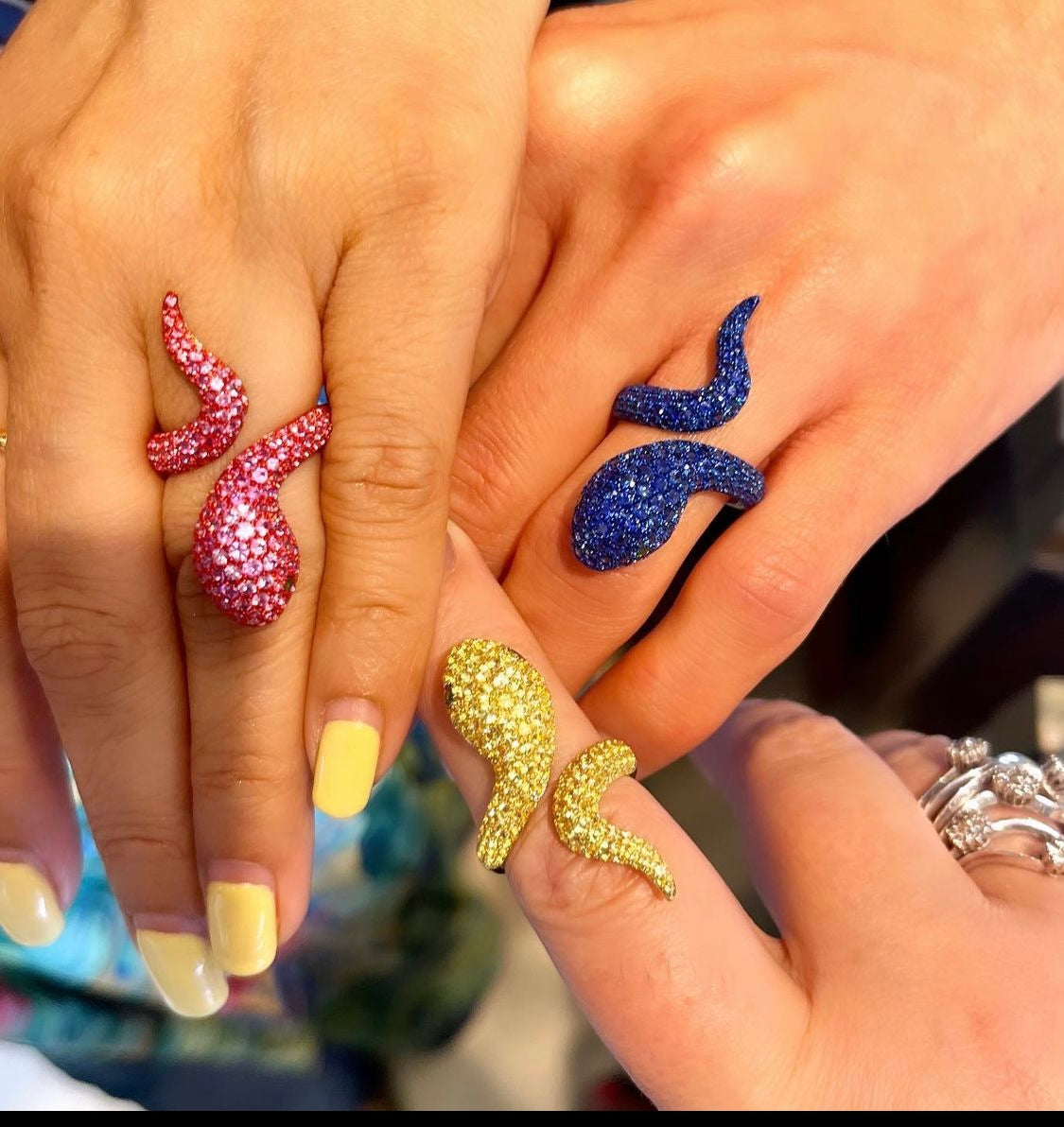 White Gold with Blue Sapphire Ring from Snakes Collection