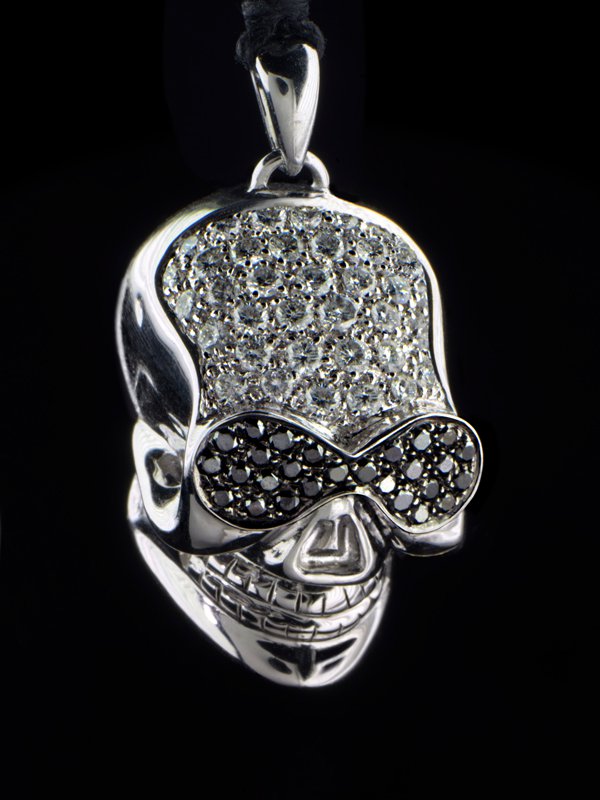White Gold Black & White Diamond From Skull & Cross
