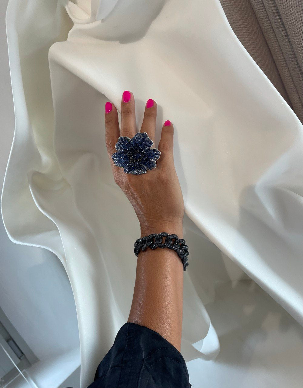 White Gold White Diamond Blue Sapphire Blue Iolite Two Fingers Ring From Flower Collection